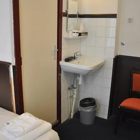 Budget Marnix Centre فندق *